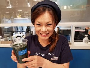 SpirulinaBlue Manager Aki
Cold Press Juice The green at Spirulina Blue Ueno in Tokyo