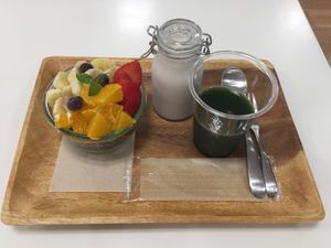 Vegan granola bowl at Spirulina Blue Ueno in Tokyo