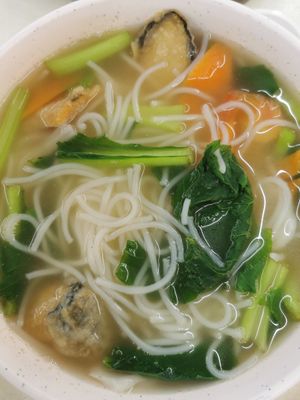 Fish soup noodles at Red Apple 红苹果素食 - Blk 16 Teck Whye in West Singapore