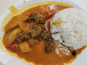 Curry mutton rice at Red Apple 红苹果素食 - Blk 16 Teck Whye in West Singapore