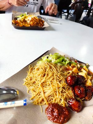 Mixed veggies meehoon at Red Apple 红苹果素食 - Blk 16 Teck Whye in West Singapore