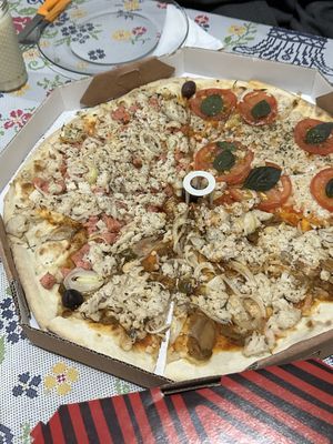 Verguerita, portuguesa e jaca.  at Pizza Prime - Itapema in Santa Catarina