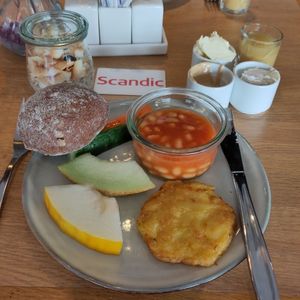 Some of the vegan breakfast options at Scandic in Aalborg