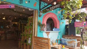 Outside seating at Las Robles in Puerto Morelos