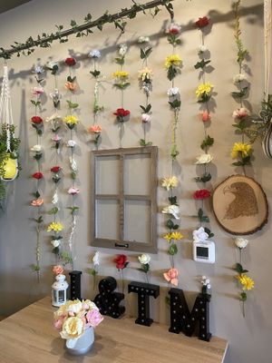 Wall decoration  at Lady and the Mug in Coral Springs