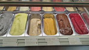 Cooling counter at Luicella's - Hüxstraße in Luebeck