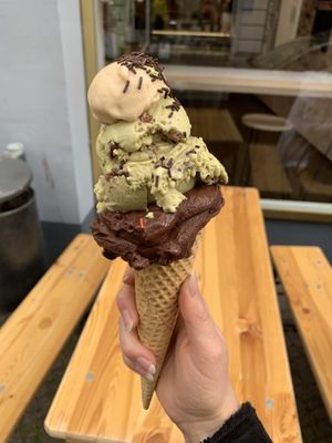 Vegan peanutbutter-pistachio-chocolate ice cream at Luicella's - Hüxstraße in Luebeck