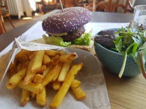 Violet vegan burger at Bla Bla in Vevey