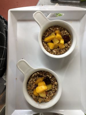 Smoothie bowl at Bistro Pointe Taylor in New Richmond