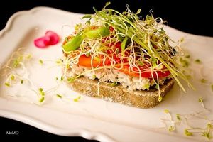 #MoMO´s breakfast are #RAW, #VEGAN, #ORGANIC & #GLUTENFREE 🌱💚 at 3 4 4 in Alicante