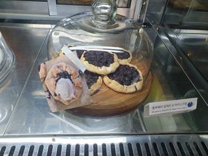 these looked good at Diner Jackie 다이너재키 in Seoul