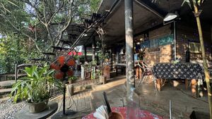 Vintage cafe  at Cafe Zen in Negombo