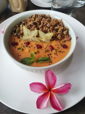 Smoothie bowl at Cafe Zen in Negombo