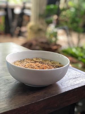 Vegan porridge with banana and cinnamon  at Cafe Zen in Negombo