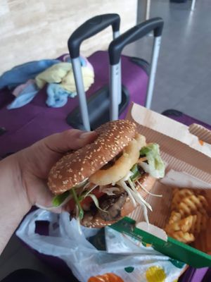 v burger 2 at Pizza Fan in Crete