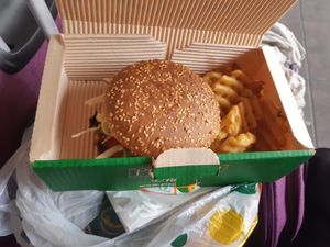 v burger at Pizza Fan in Crete