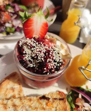 Fresh mini smoothie bowl at Café Holmgången in Malmo