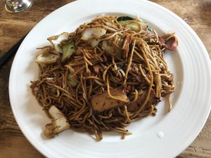 Fried noodles at Water Drop Vege Cafe at Fo Guang Shan Temple in Auckland