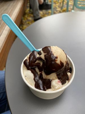 Ice cream: peanut butter and macadamia raspberry with cookies and hot chocolate sauce  at Katchi Ice Cream - Savignyplatz in Berlin