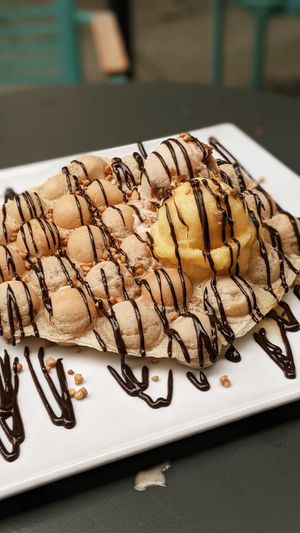 Bubble waffle with biscoff and passion fruit ice cream at Katchi Ice Cream - Savignyplatz in Berlin