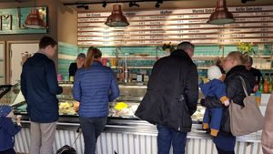 immer gut besucht at Katchi Ice Cream - Savignyplatz in Berlin