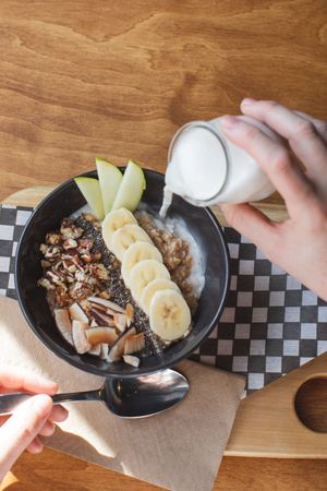  at White et Cie in Saint-sauveur