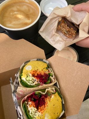 Hummus wrap with spicy vegenaise, oat milk latte, datte bar (they also had a vegan muffin)
Everything is good! 20$ for the 3 items so not cheap but pretty standard pricing  at White et Cie in Saint-sauveur