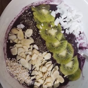 Paraiso Smoothie Bowl (I had already started to eat a few spoonfuls!) at Cien 100% Naturalisimo in Berwyn