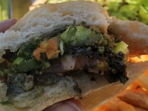 Hamburguesa vegan con verduras  at O'Resto in Quinson