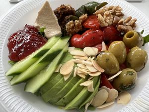 Vegan breakfast to go (bread was also supplied separately)  at Miros Cafe in Berlin