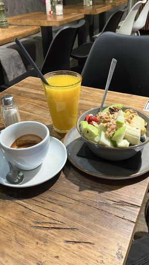   at Miros Cafe in Berlin