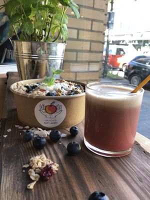 Ice & juice  at Aarons Saftladen in Cologne