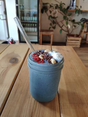 Blauer Planet Smoothie at Aarons Saftladen in Cologne