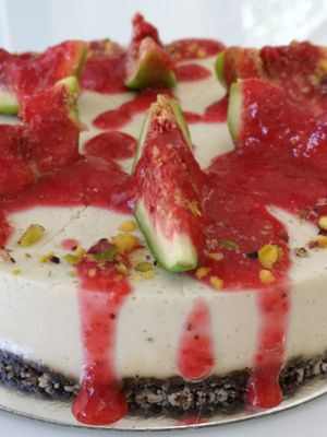 I ❤️ figs #plantbased #glutenfree at Rawcakes Thalia  in Sofia