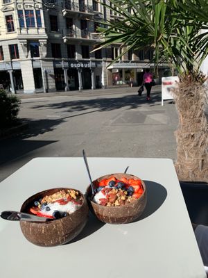Very Berry Açai Bowls Large at Wild Bowls in Zurich