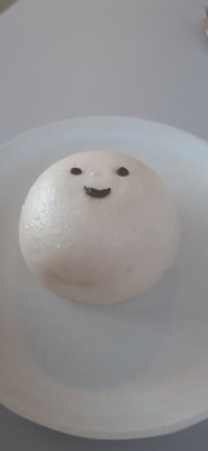 Happy face bao at Tea Stories in Eindhoven