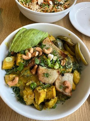 Golden Curry Bowl at Kupfert & Kim - Yorkville in Toronto