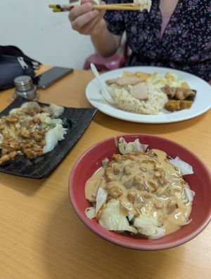 Sesame noodles and signature rice at Hǎo KǒuWèi SùShí in Taichung