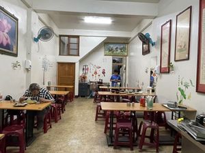 interior at Hǎo KǒuWèi SùShí in Taichung