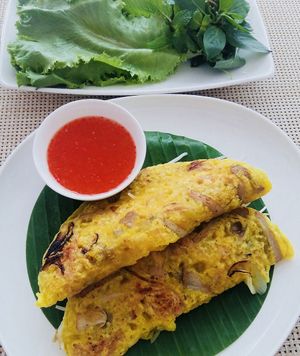 Vietnammese Banh Xeo at Huong Sen Trang in Phan Thiet