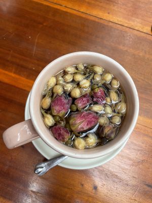Tea jasmine and rose  at Banh Mi Ha Noi in Tam Coc