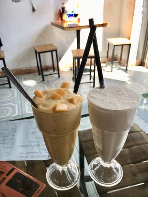 Mango & passion fruit smoothie and banana smoothie (both with coconut milk) REALLY GOOD at Banh Mi Ha Noi in Tam Coc