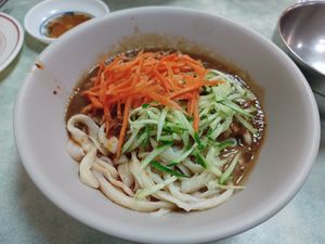 Spicy sesame & soy paste noodles at Lái Xīn SùShí 來欣素食手工水餃 in Taipei