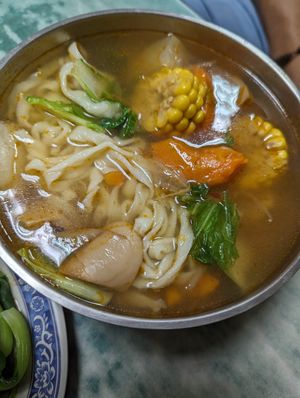 红烧面 at Lái Xīn SùShí 來欣素食手工水餃 in Taipei