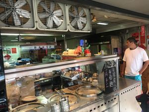 They make everything in the front of the shop at Lái Xīn SùShí 來欣素食手工水餃 in Taipei