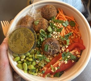 Asiatisk räkar with veggie balls instead of shrimp  at Holy Greens in Gothenburg