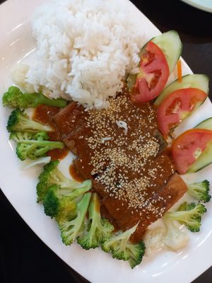 Titanic fish in peanutsauce at Vegan Center Cafe in Vientiane