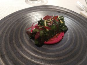 Remolacha envuelta en su hoja at Xavier Pellicer in Barcelona