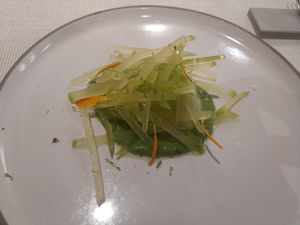 Manzana, sorbete de manzana y albahaca at Xavier Pellicer in Barcelona