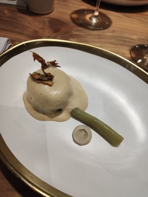 Alcachofa en crema at Xavier Pellicer in Barcelona